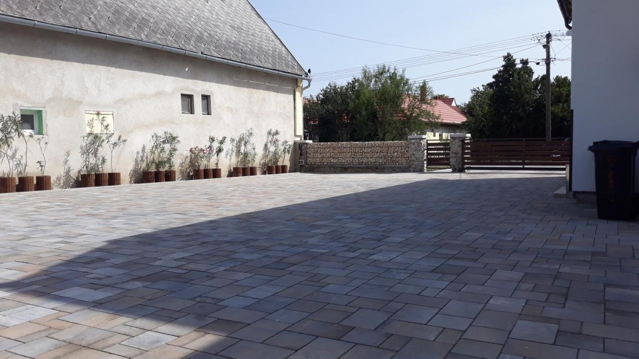 דירות Zimmerferi Apartman קסזטלי מראה חיצוני תמונה